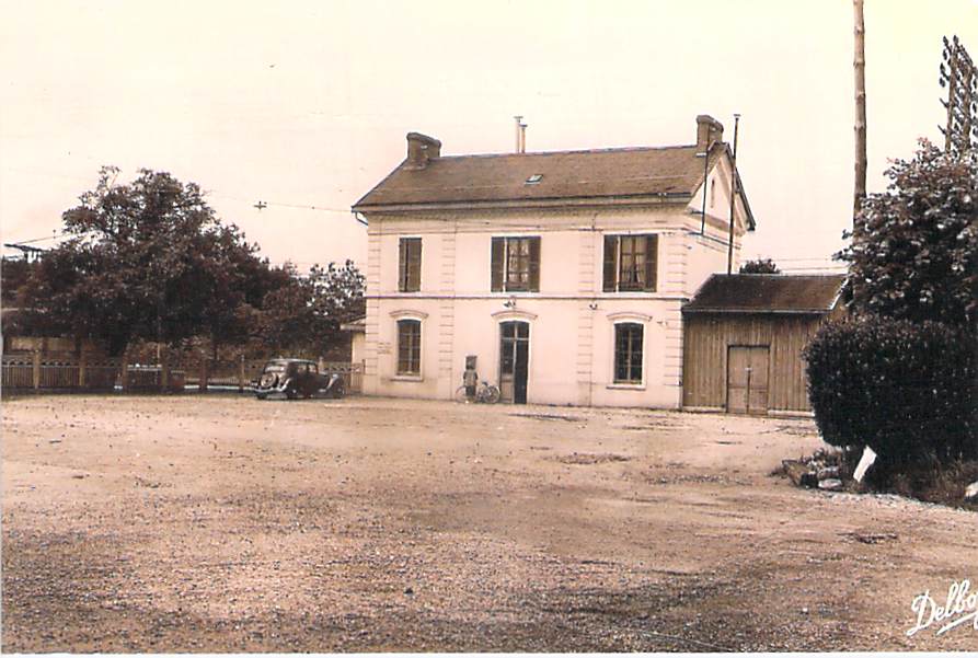 Sous le regard du Chef de Gare