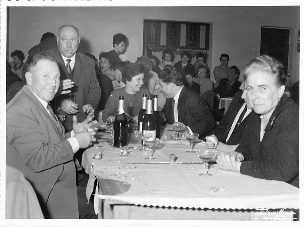 Souvenir d'un bal à Saint‑Aigulin.
