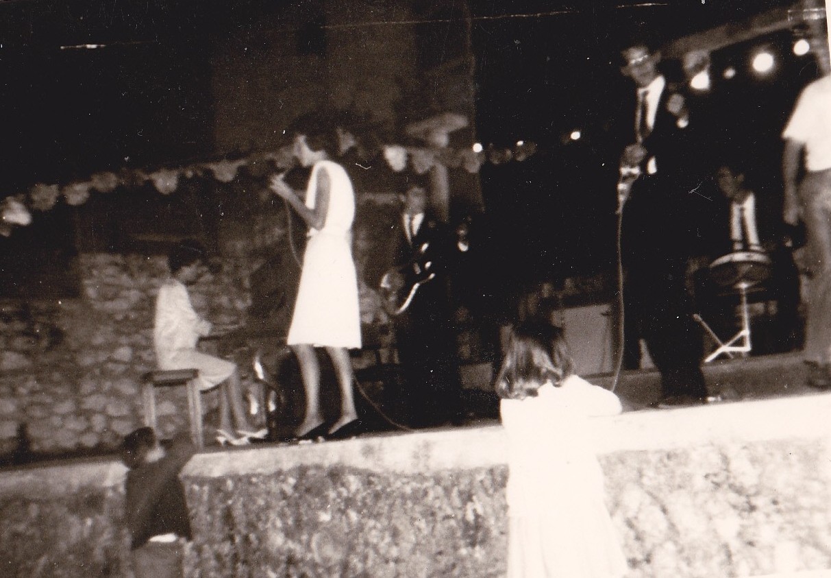 Été 1965 Annie et les «Scarbels».